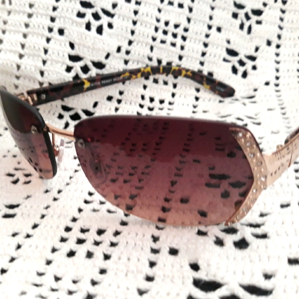Relic Sunwear "Penny" Studded Tortoise Frame Sunglasses - Ombre Lens Sunnies - Picture 5 of 13